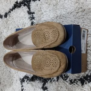 Womens Bass tan suede slip on.  Size 9.